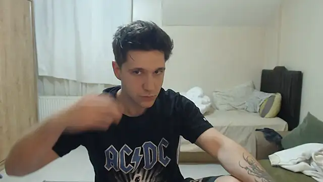 2handsomemann online show from May 29, 2026, 8:04 pm