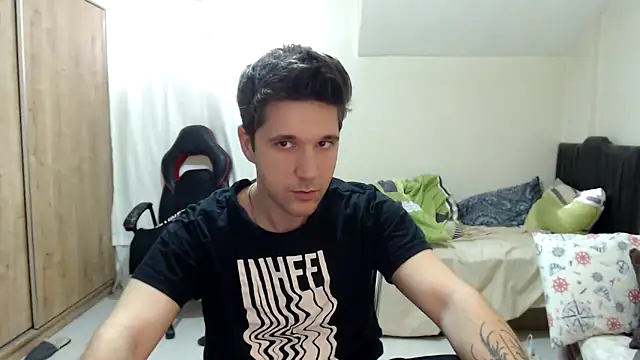 Snapshot of 2handsomemann chatting on September 17, 2025, 1:24 pm 2handsomemann online show from September 17, 2025, 1:24 pm