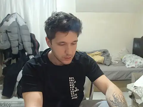 Snapshot of 2handsomemann chatting on March 28, 2026, 10:55 pm 2handsomemann online show from March 28, 2026, 10:55 pm