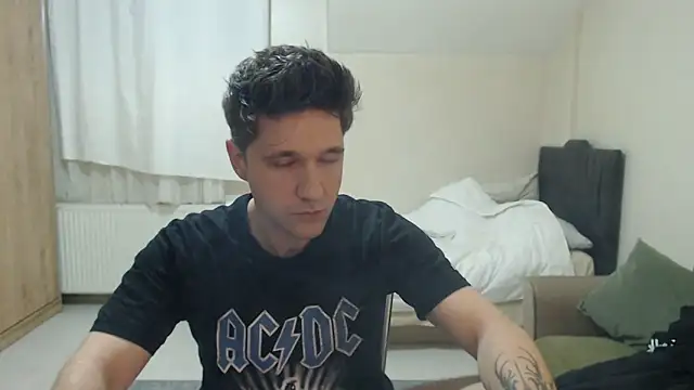 2handsomemann online show from May 31, 2026, 7:25 pm