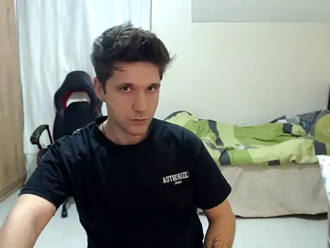 Snapshot of 2handsomemann chatting on September 16, 2025, 7:37 pm 2handsomemann online show from September 16, 2025, 7:37 pm