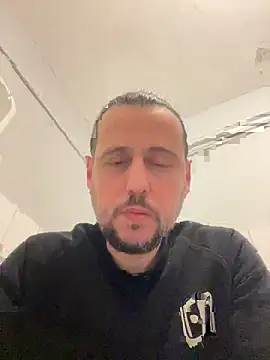 Snapshot of paleron34 chatting on March 18, 2026, 9:15 pm paleron34 online show from March 18, 2026, 9:15 pm