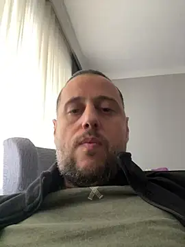 Snapshot of paleron34 chatting on May 4, 2026, 9:56 am paleron34 online show from May 4, 2026, 9:56 am