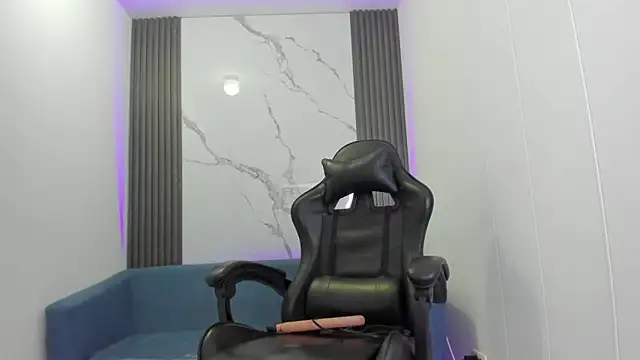 Snapshot of ShaunaDream chatting on October 10, 2025, 3:07 am ShaunaDream online show from October 10, 2025, 3:07 am