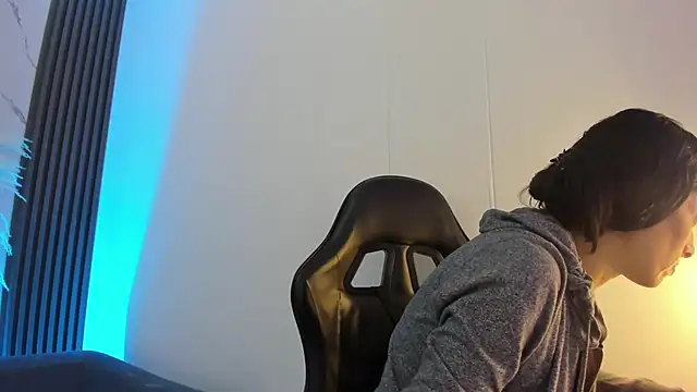 ShaunaDream online show from March 12, 2026, 5:24 am