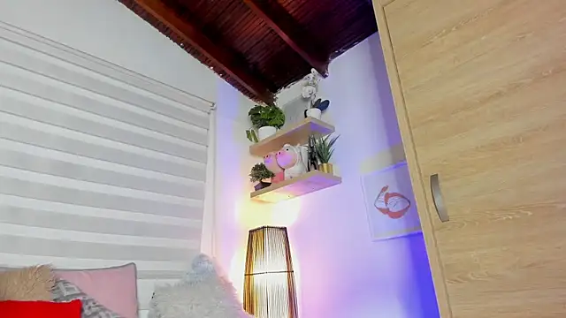 sara madrid online show from March 30, 2026, 11:44 am