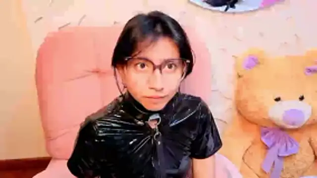 VioletxBloom online show from April 15, 2026, 1:59 pm