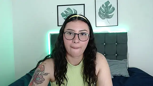 Snapshot of nicolee_8 chatting on September 24, 2025, 2:18 am nicolee 8 online show from September 24, 2025, 2:18 am