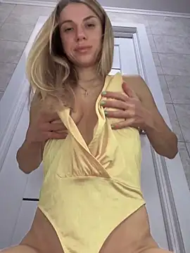 Snapshot of Prettie_Katrin chatting on October 29, 2025, 10:25 am Prettie Katrin online show from October 29, 2025, 10:25 am