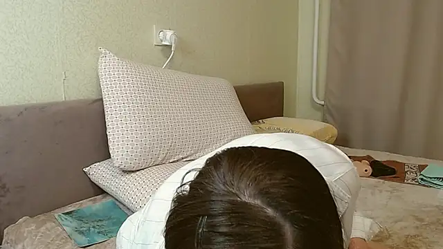 MermaidCurves online show from November 4, 2025, 9:07 pm