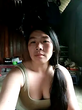 Snapshot of quynhkoolbae chatting on October 20, 2025, 1:51 am quynhkoolbae online show from October 20, 2025, 1:51 am