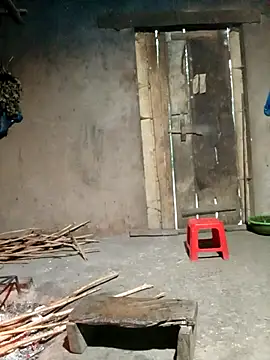 Snapshot of quynhkoolbae chatting on October 18, 2025, 11:18 pm quynhkoolbae online show from October 18, 2025, 11:18 pm