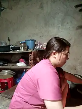 Snapshot of quynhkoolbae chatting on November 4, 2025, 5:22 am quynhkoolbae online show from November 4, 2025, 5:22 am