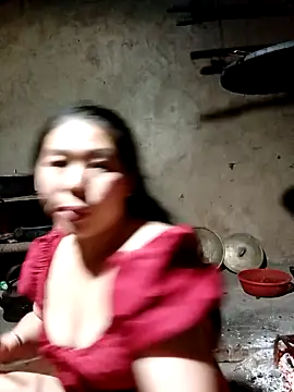 Snapshot of quynhkoolbae chatting on October 14, 2025, 11:44 am quynhkoolbae online show from October 14, 2025, 11:44 am