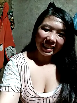 Snapshot of quynhkoolbae chatting on October 10, 2025, 1:12 pm quynhkoolbae online show from October 10, 2025, 1:12 pm