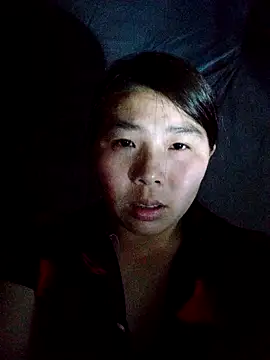 Snapshot of quynhkoolbae chatting on November 13, 2025, 2:32 pm quynhkoolbae online show from November 13, 2025, 2:32 pm