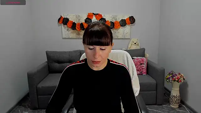 Snapshot of Betty_Jone chatting on November 1, 2025, 6:30 am Betty Jone online show from November 1, 2025, 6:30 am