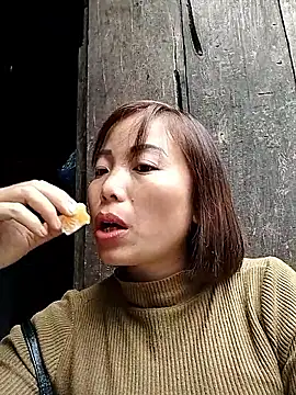 Snapshot of Annaacutee chatting on November 13, 2025, 7:45 am Annaacutee online show from November 13, 2025, 7:45 am