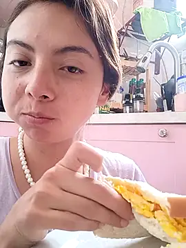 Snapshot of MoonBlueSex chatting on September 19, 2025, 5:17 pm MoonBlueSex online show from September 19, 2025, 5:17 pm