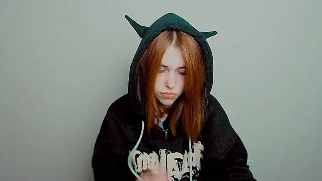 Snapshot of GuessMe___ chatting on November 4, 2025, 10:24 pm GuessMe online show from November 4, 2025, 10:24 pm