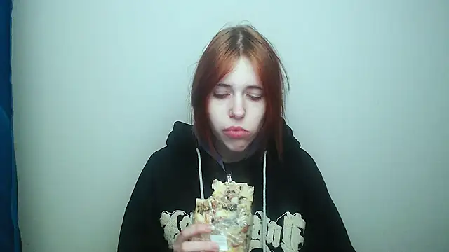 Snapshot of GuessMe___ chatting on December 5, 2025, 3:38 am GuessMe online show from December 5, 2025, 3:38 am