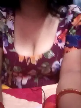 Snapshot of TINASONI chatting on October 31, 2025, 1:46 am TINASONI online show from October 31, 2025, 1:46 am