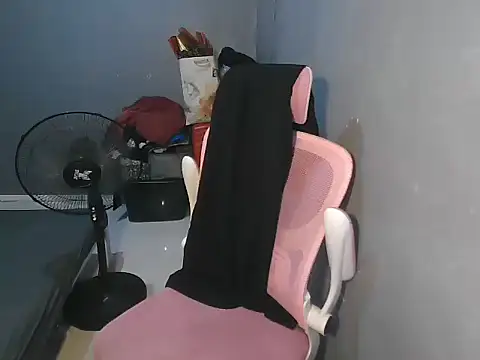 nanagrl online show from October 6, 2025, 8:15 am