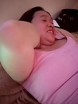 Snapshot of miumiu_00 chatting on December 19, 2025, 2:30 pm miumiu 00 online show from December 19, 2025, 2:30 pm