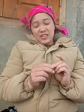 Snapshot of miumiu_00 chatting on February 27, 2026, 2:23 am miumiu 00 online show from February 27, 2026, 2:23 am