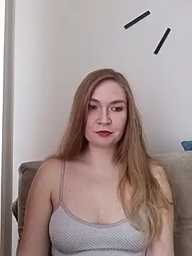 KisaVixen online show from April 11, 2026, 12:20 pm