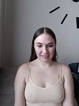 Snapshot of KisaVixen chatting on February 24, 2026, 12:17 pm KisaVixen online show from February 24, 2026, 12:17 pm