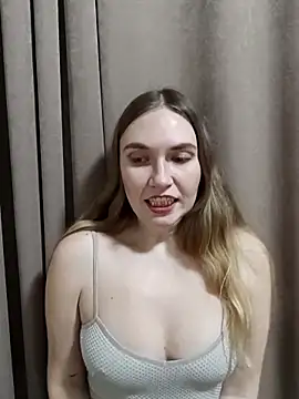 Snapshot of KisaVixen chatting on February 11, 2026, 8:09 pm KisaVixen online show from February 11, 2026, 8:09 pm