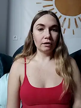 Snapshot of KisaVixen chatting on December 16, 2025, 5:50 pm KisaVixen online show from December 16, 2025, 5:50 pm