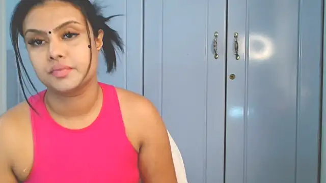 Snapshot of Indian_GlowingMiax chatting on October 16, 2025, 5:38 am Indian GlowingMiax online show from October 16, 2025, 5:38 am