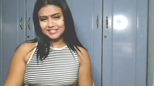 Snapshot of Indian_GlowingMiax chatting on October 5, 2025, 7:04 pm Indian GlowingMiax online show from October 5, 2025, 7:04 pm