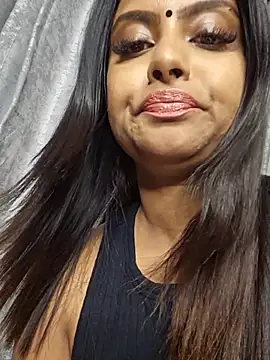 Indian GlowingMiax online show from February 18, 2026, 3:30 pm