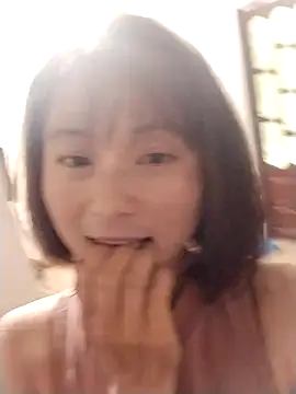 Snapshot of linda_bae00 chatting on November 17, 2025, 3:32 am linda bae00 online show from November 17, 2025, 3:32 am