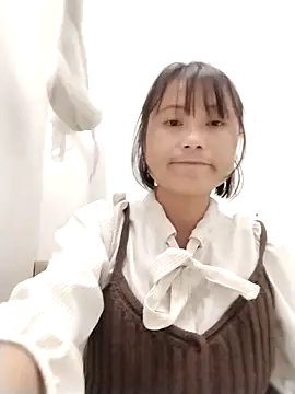 Snapshot of linda_bae00 chatting on November 21, 2025, 12:59 pm linda bae00 online show from November 21, 2025, 12:59 pm