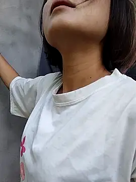 Snapshot of linda_bae00 chatting on November 7, 2025, 1:43 am linda bae00 online show from November 7, 2025, 1:43 am