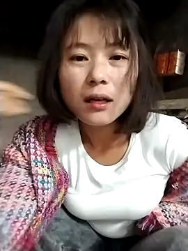 Snapshot of linda_bae00 chatting on November 23, 2025, 12:20 am linda bae00 online show from November 23, 2025, 12:20 am