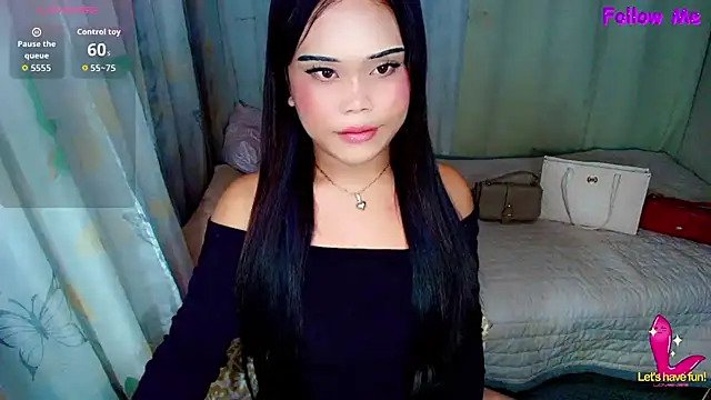 Cassandra Luxx online show from June 19, 2026, 7:30 pm