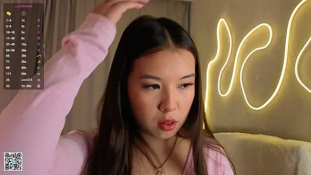 Snapshot of AlberthaEscue chatting on September 29, 2025, 4:08 am AlberthaEscue online show from September 29, 2025, 4:08 am