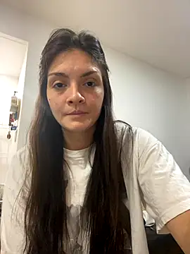 Danielaeliana online show from November 23, 2025, 3:27 am