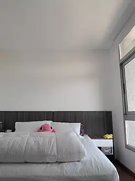 Danielaeliana online show from September 30, 2025, 2:01 pm