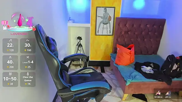 Snapshot of alison_moon7 chatting on November 25, 2025, 6:41 pm alison moon7 online show from November 25, 2025, 6:41 pm