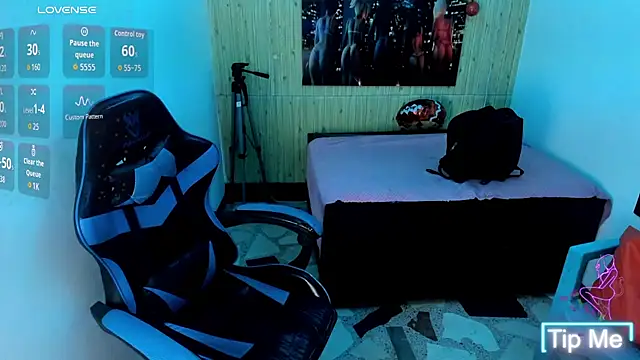 Snapshot of alison_moon7 chatting on November 27, 2025, 2:06 pm alison moon7 online show from November 27, 2025, 2:06 pm