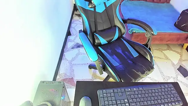 Snapshot of alison_moon7 chatting on November 26, 2025, 12:16 pm alison moon7 online show from November 26, 2025, 12:16 pm