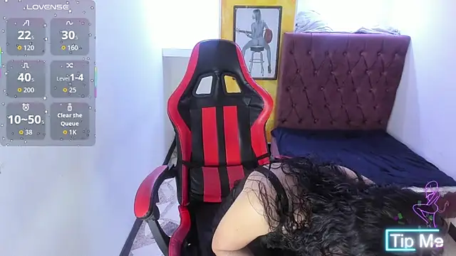 Snapshot of alison_moon7 chatting on December 15, 2025, 2:28 am alison moon7 online show from December 15, 2025, 2:28 am