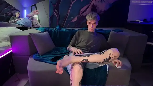 Snapshot of davesinner chatting on June 6, 2026, 12:16 am davesinner online show from June 6, 2026, 12:16 am