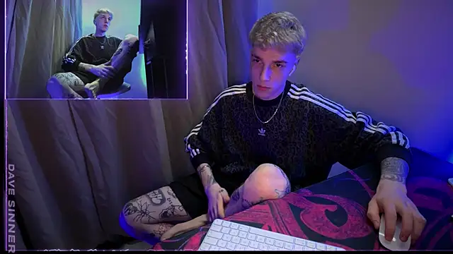 Snapshot of davesinner chatting on May 11, 2026, 9:01 pm davesinner online show from May 11, 2026, 9:01 pm